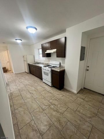 100 Beech St, Paterson City, NJ 07501