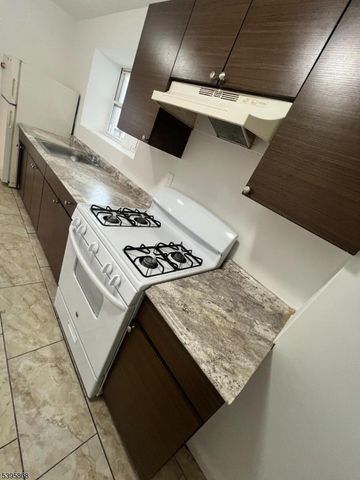 100 Beech St, Paterson City, NJ 07501