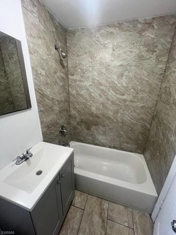 100 Beech St, Paterson City, NJ 07501