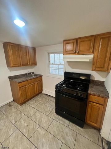 100 Beech St, Paterson City, NJ 07501