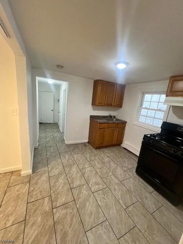 100 Beech St, Paterson City, NJ 07501