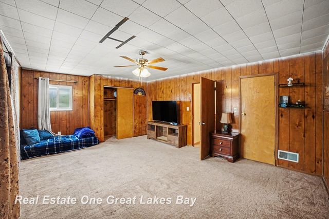 2437 Barnard Street, Saginaw, MI 48602