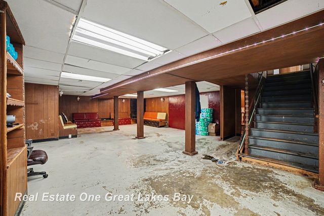 2437 Barnard Street, Saginaw, MI 48602