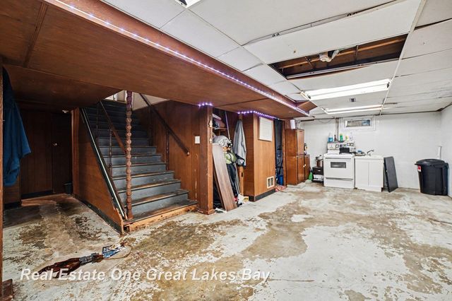 2437 Barnard Street, Saginaw, MI 48602