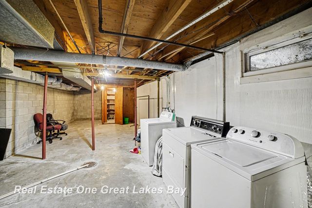 2437 Barnard Street, Saginaw, MI 48602