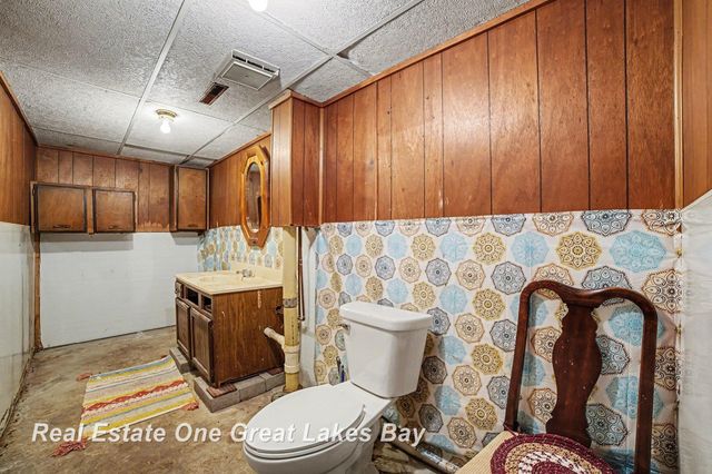 2437 Barnard Street, Saginaw, MI 48602