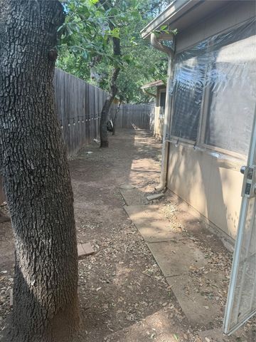 7604 Bender DR, Austin, TX 78749