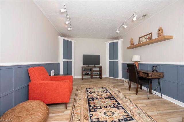 6808 Fox Horn Circle, Pfafftown, NC 27040
