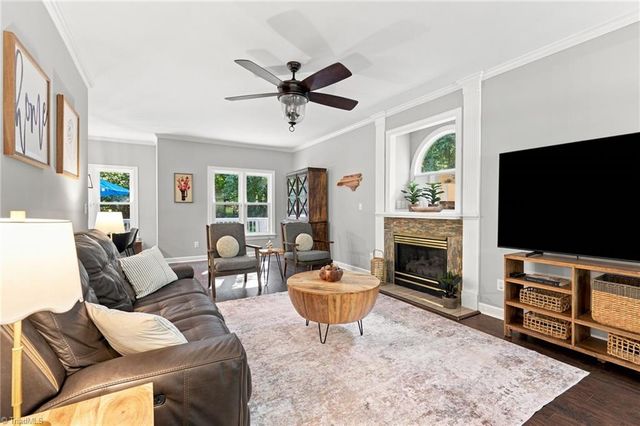 6808 Fox Horn Circle, Pfafftown, NC 27040