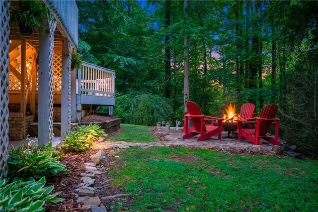 6808 Fox Horn Circle, Pfafftown, NC 27040