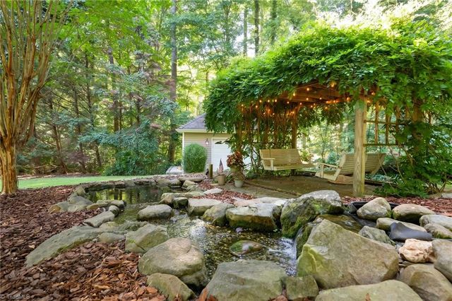 6808 Fox Horn Circle, Pfafftown, NC 27040