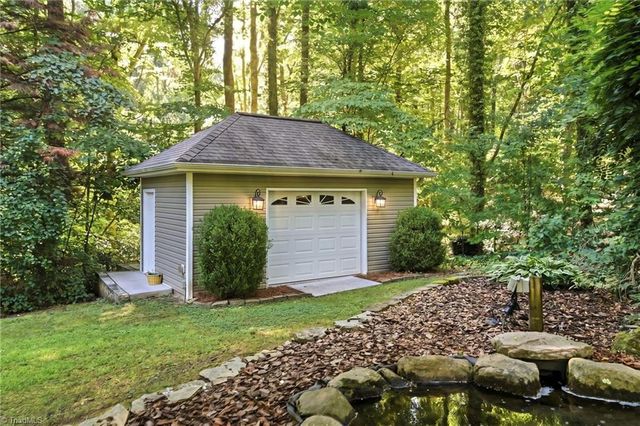 6808 Fox Horn Circle, Pfafftown, NC 27040