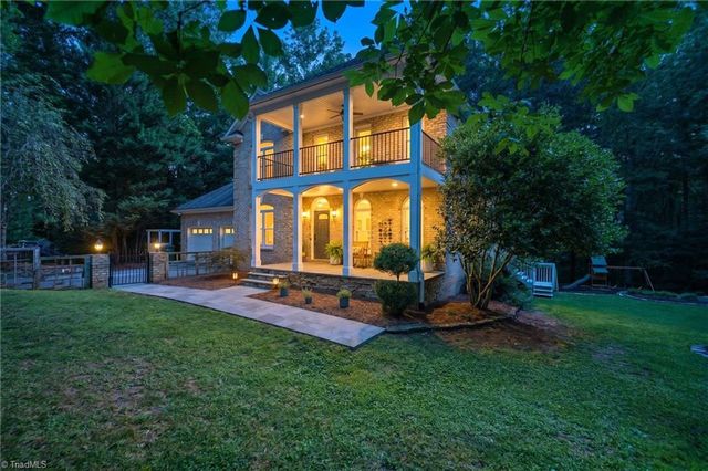 6808 Fox Horn Circle, Pfafftown, NC 27040
