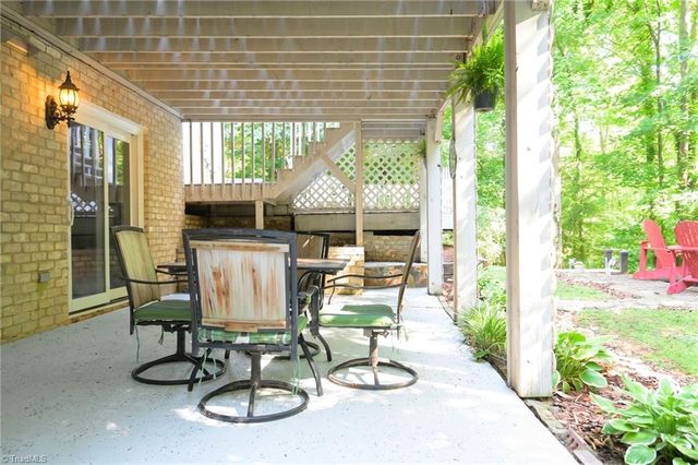 6808 Fox Horn Circle, Pfafftown, NC 27040