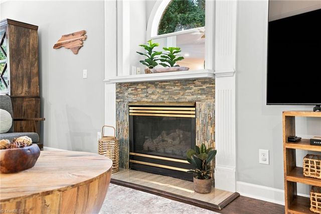 6808 Fox Horn Circle, Pfafftown, NC 27040