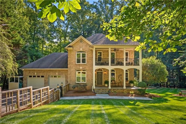 6808 Fox Horn Circle, Pfafftown, NC 27040
