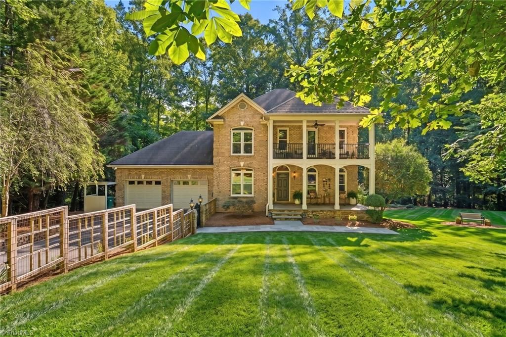 6808 Fox Horn Circle, Pfafftown, NC 27040