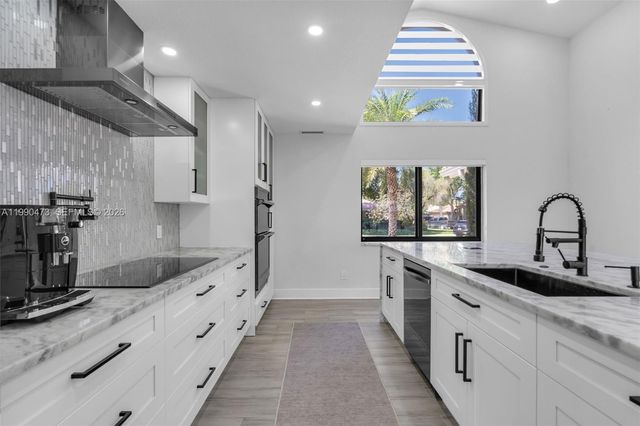 2920 Old Orchard Rd, Davie, FL 33328