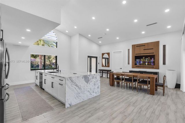 2920 Old Orchard Rd, Davie, FL 33328