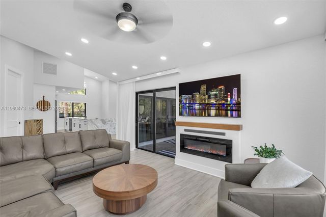 2920 Old Orchard Rd, Davie, FL 33328