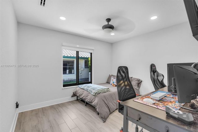 2920 Old Orchard Rd, Davie, FL 33328