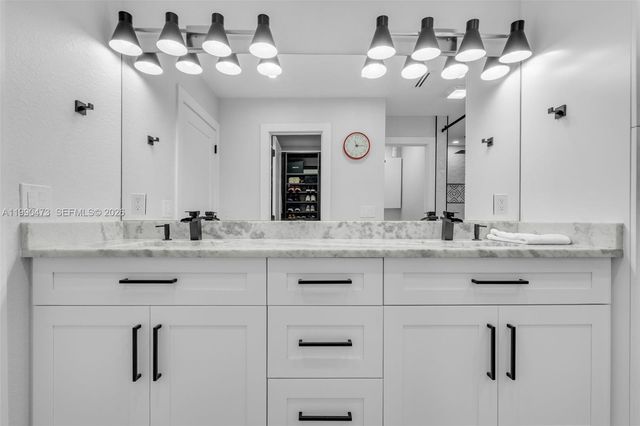 2920 Old Orchard Rd, Davie, FL 33328