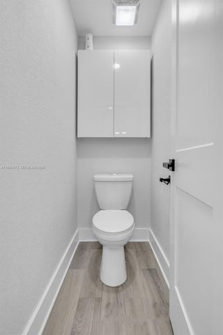 2920 Old Orchard Rd, Davie, FL 33328