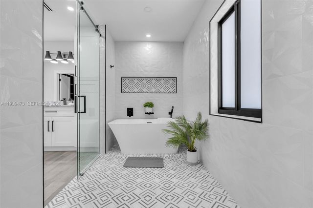 2920 Old Orchard Rd, Davie, FL 33328