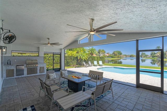 2920 Old Orchard Rd, Davie, FL 33328