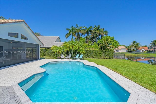 2920 Old Orchard Rd, Davie, FL 33328