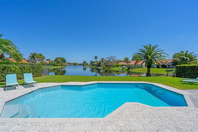 2920 Old Orchard Rd, Davie, FL 33328