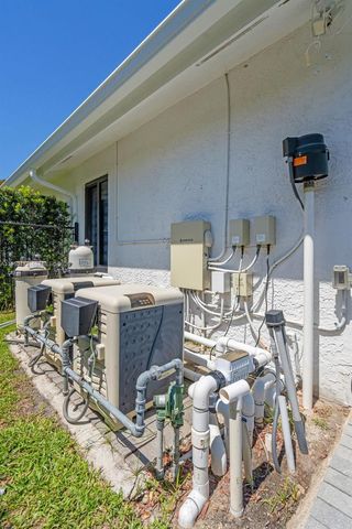 2920 Old Orchard Rd, Davie, FL 33328