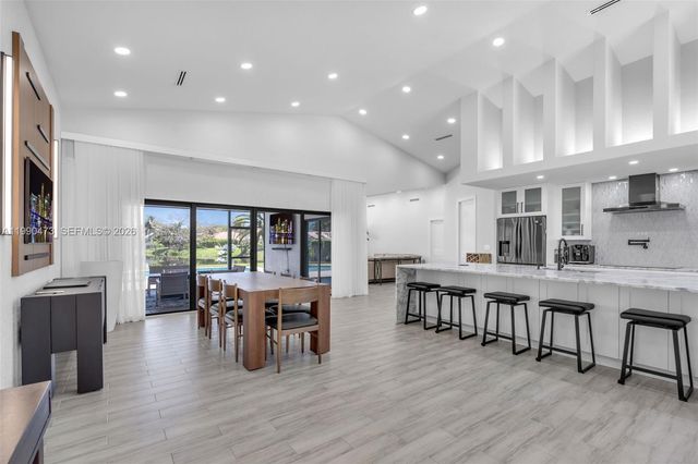 2920 Old Orchard Rd, Davie, FL 33328