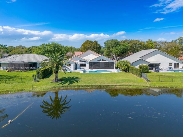 2920 Old Orchard Rd, Davie, FL 33328