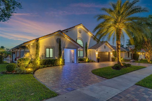 2920 Old Orchard Rd, Davie, FL 33328