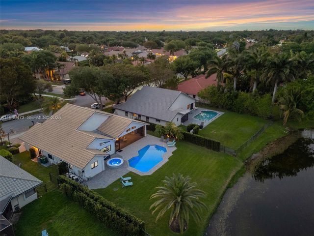 2920 Old Orchard Rd, Davie, FL 33328