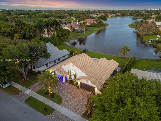 2920 Old Orchard Rd, Davie, FL 33328