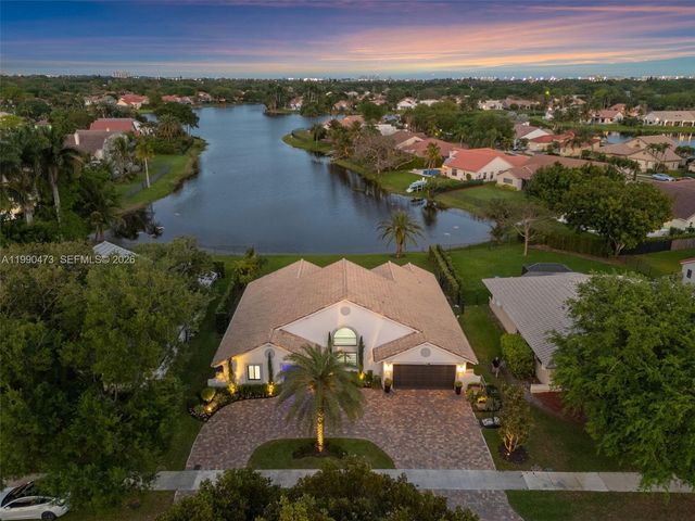 2920 Old Orchard Rd, Davie, FL 33328