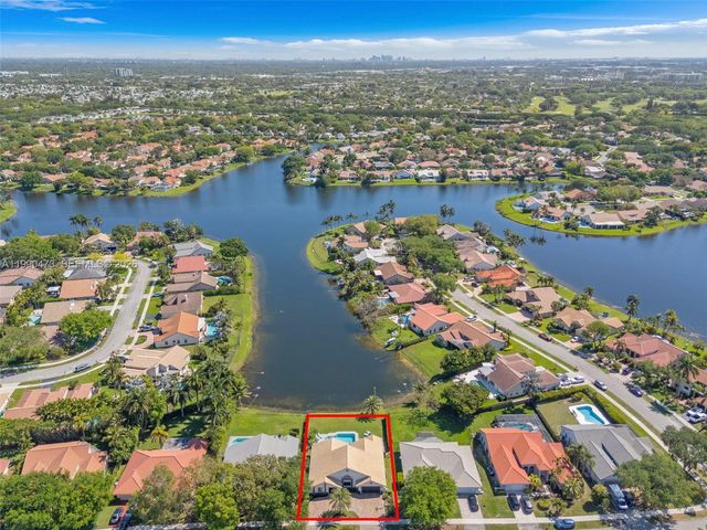 2920 Old Orchard Rd, Davie, FL 33328