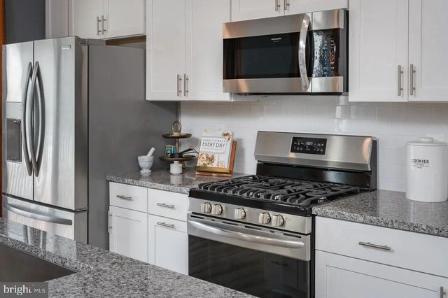 10600 ROUNDSTONE LN, White Plains, MD 20695