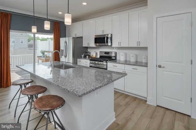 10600 ROUNDSTONE LN, White Plains, MD 20695