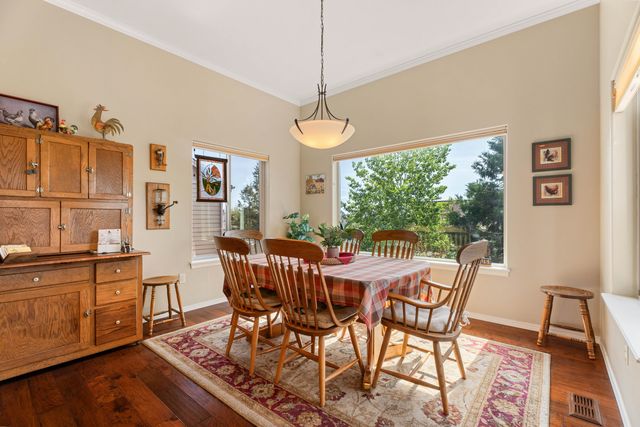1054 Yosemite Falls Drive, Redmond, OR 97756