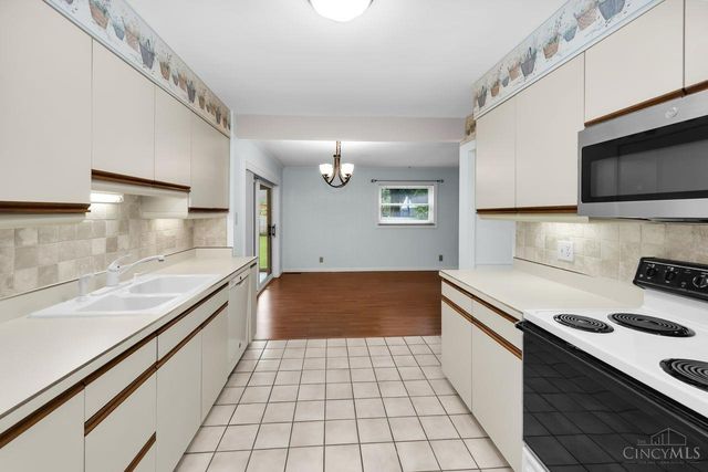 1074 Archland Drive, Cincinnati, OH 45224