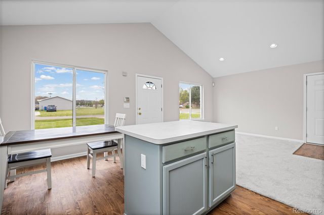 2660 Pontiac Lake Road, Waterford Charter Township, MI 48328