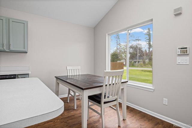 2660 Pontiac Lake Road, Waterford Charter Township, MI 48328