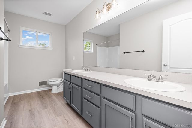 2660 Pontiac Lake Road, Waterford Charter Township, MI 48328