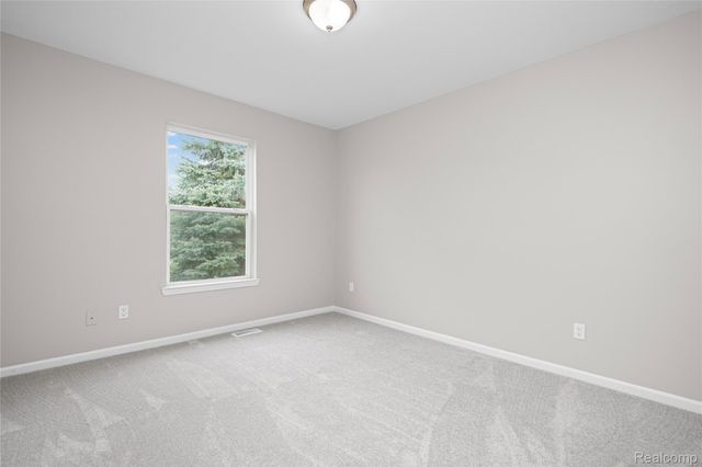 2660 Pontiac Lake Road, Waterford Charter Township, MI 48328
