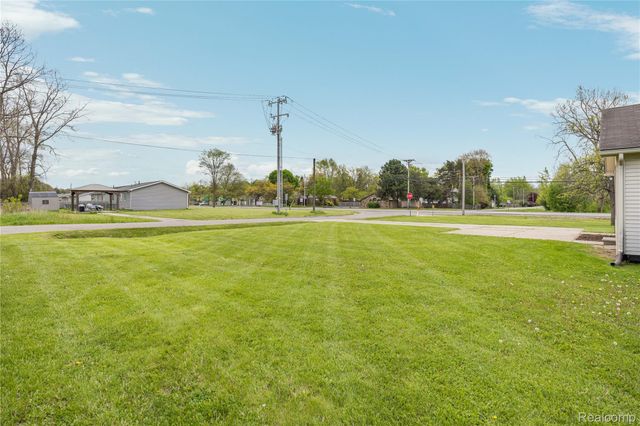 2660 Pontiac Lake Road, Waterford Charter Township, MI 48328