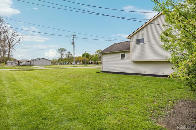 2660 Pontiac Lake Road, Waterford Charter Township, MI 48328