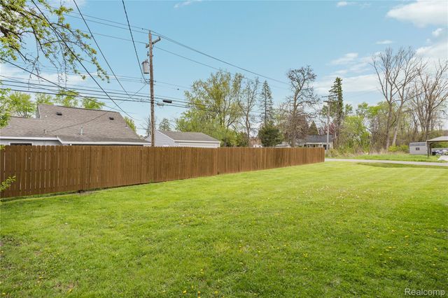 2660 Pontiac Lake Road, Waterford Charter Township, MI 48328
